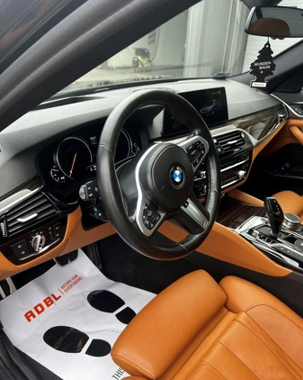 BMW Seria 5 cena 135000 przebieg: 229931, rok produkcji 2018 z Józefów małe 379